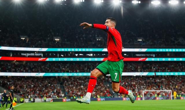 开云登录入口-还得靠他！上半场轮休 C罗绝杀帮葡萄牙逆转取胜！