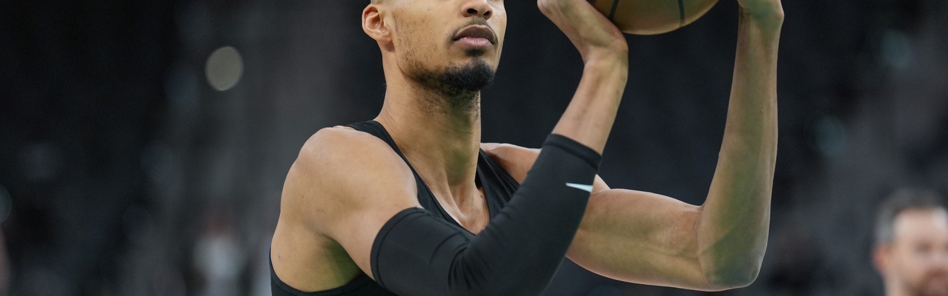 开云app下载-文班是历史上达成赛季场均20+10上场时间最少的 仅28.6分钟