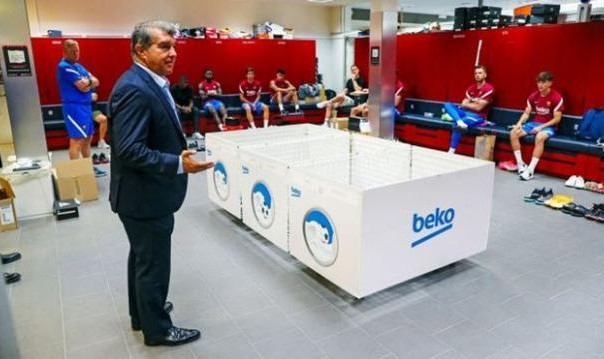 开云app下载-巴萨主席和老队长们战争开幕，他们不希望梅西续约