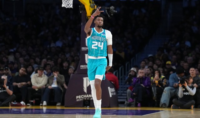 开云app下载-第三节爆发了一波！米勒20中8得24分 第三节17分&amp;两度精彩暴扣