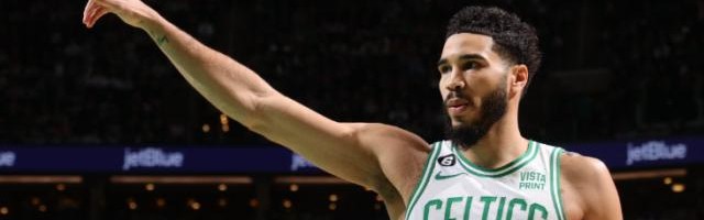 kaiyun体育-绿军大胜篮网却暗藏隐患 铁人塔图姆也得多歇歇？